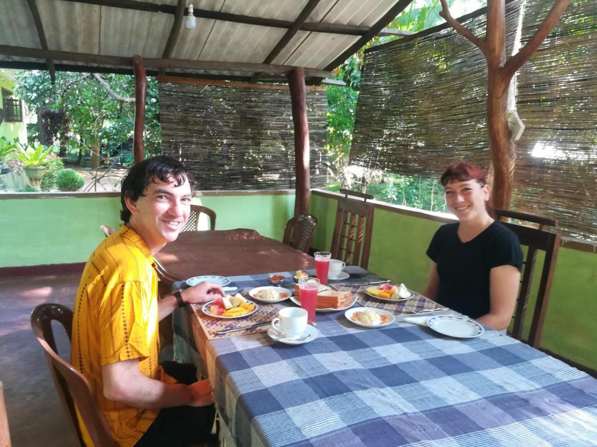 Sisira Homestay - Sigirija Zewnętrze zdjęcie
