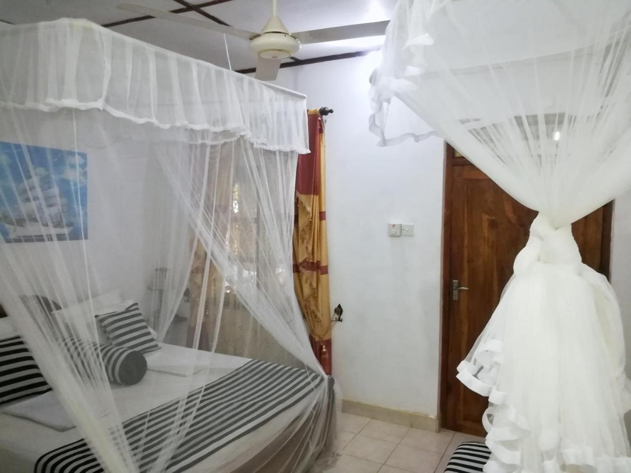 Sisira Homestay - Sigirija Zewnętrze zdjęcie